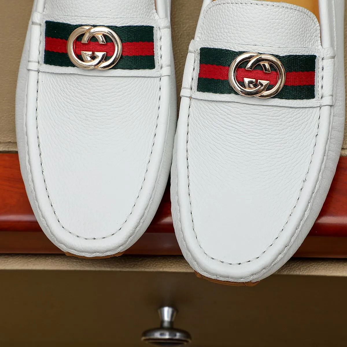 Men's shoes 💰360💰💰GUCCI Gucci official website synchronizes the latest model 🛃The upper is made of imported cowhide, 🐷leather lining, rubber outsole, 🎩🎩top-notch handcrafted workmanship with fine stitches and threads🔍definitely satisfy those perfectionist men who pursue high luxury quality 👏 Colors available! Code number 38-45 Large quantity in stock